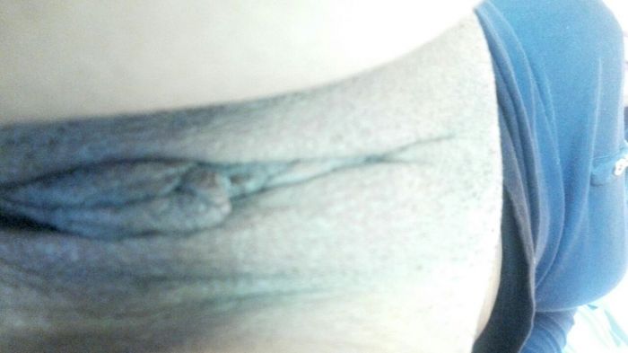 Probando con una fotos de mi vagina depilada - Foto 1
