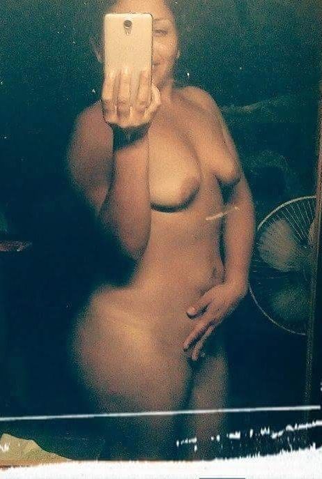 Mis fotos desnuda deseando un dotado para follar - Foto 1